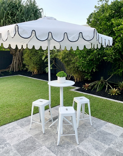 Umbrella White & Black Scallop