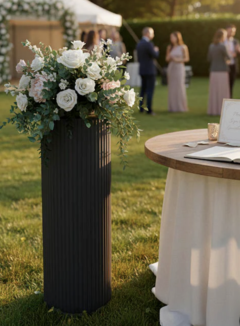 Plinths Black Round Set 2