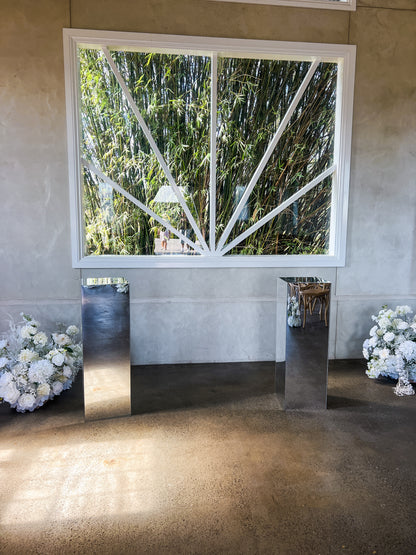 Plinths Mirrored Square