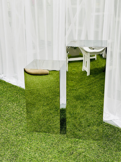 Plinths Mirrored Square