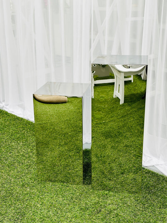 Plinths Mirrored Square