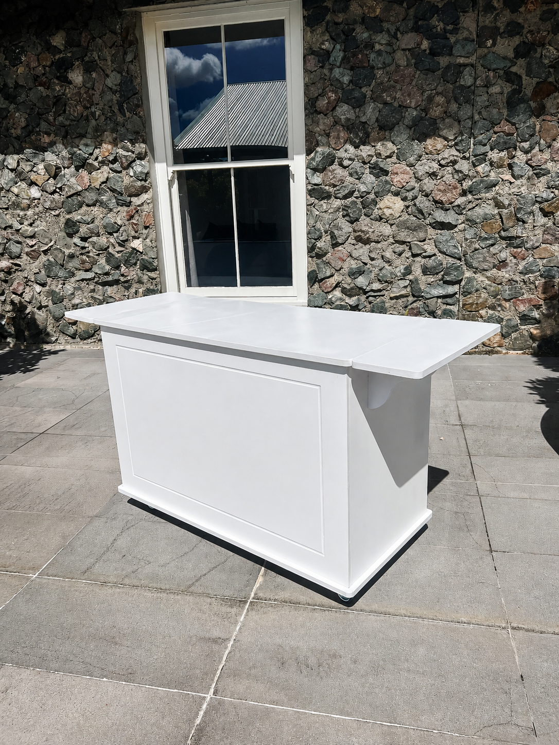 Hamptons Bar